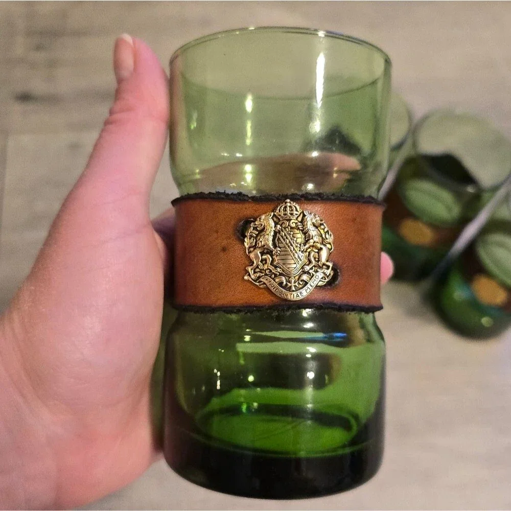 Saxony coat of arms Providentiae Memor crest leather wrapped green glasses Set